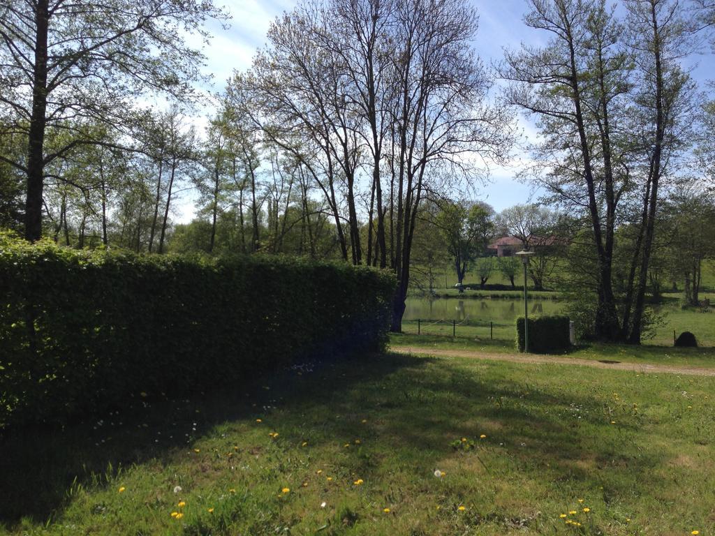 Camping Domaine De Mepillat Saint-Nizier-le-Bouchoux Quarto foto